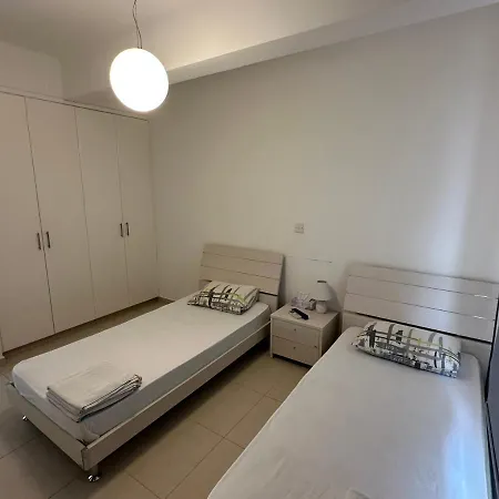 Victoria Vilă Larnaca